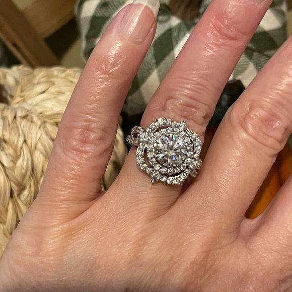 Bella Luce ring - Picture 3 of 7